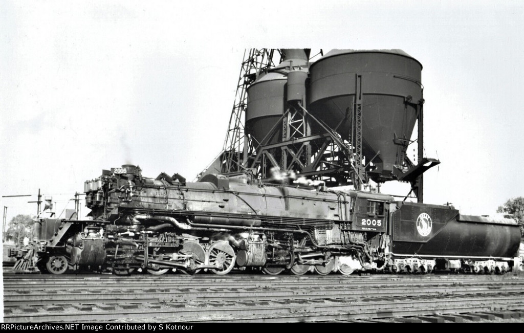 Great Northetn steam engine 2-8-8-0 at Mpls Jct MN in 1947